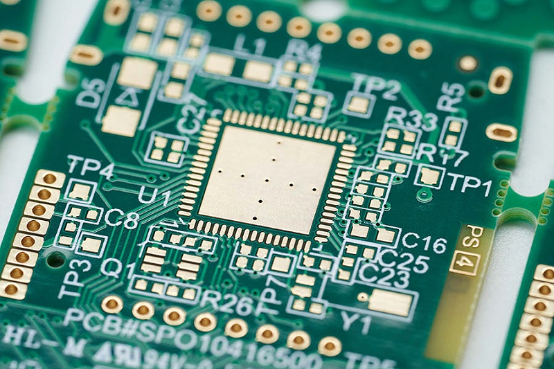 Кои се предностите на повеќеслојните плочки на PCB?